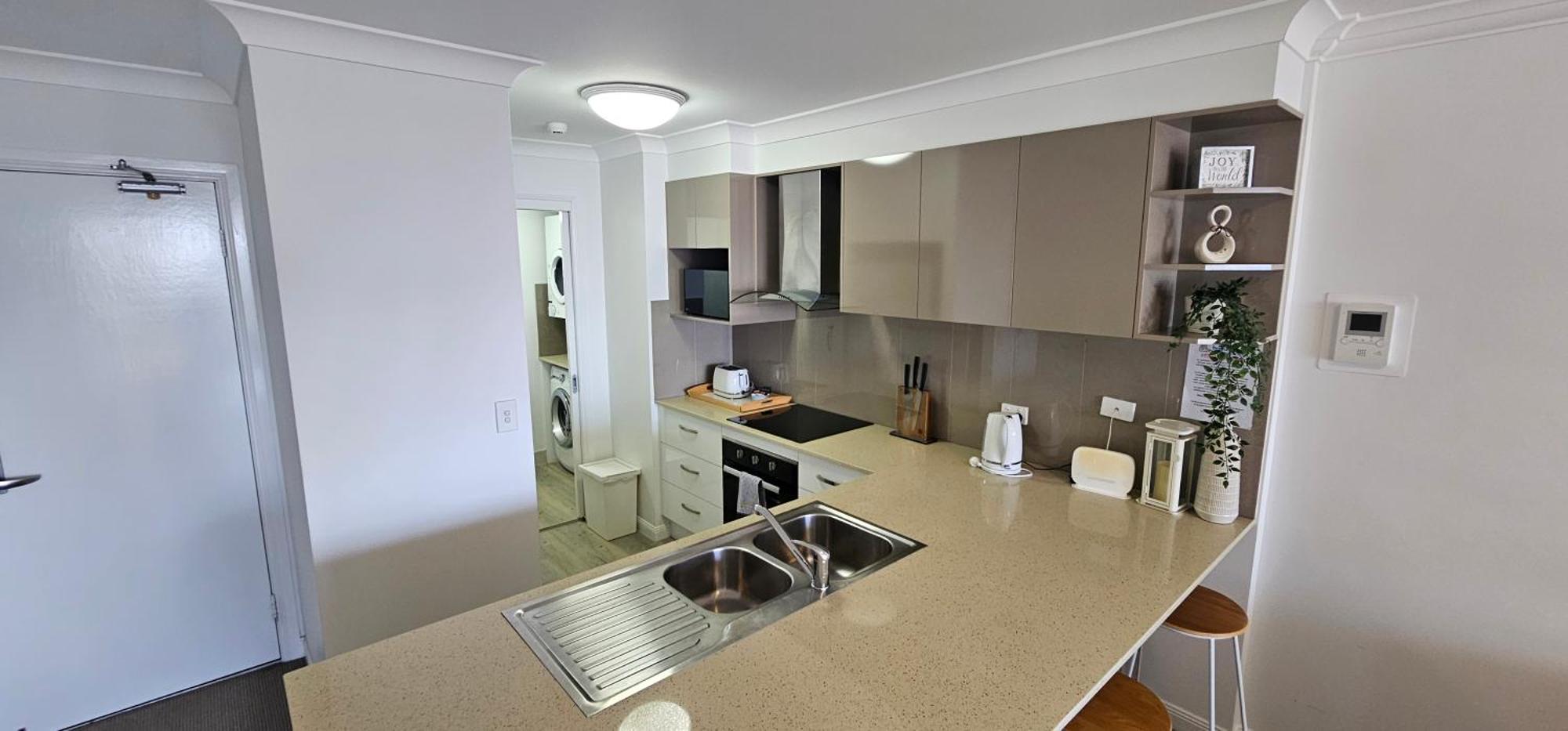 Broadbeach Holiday Apartments Gold Coast Exterior photo