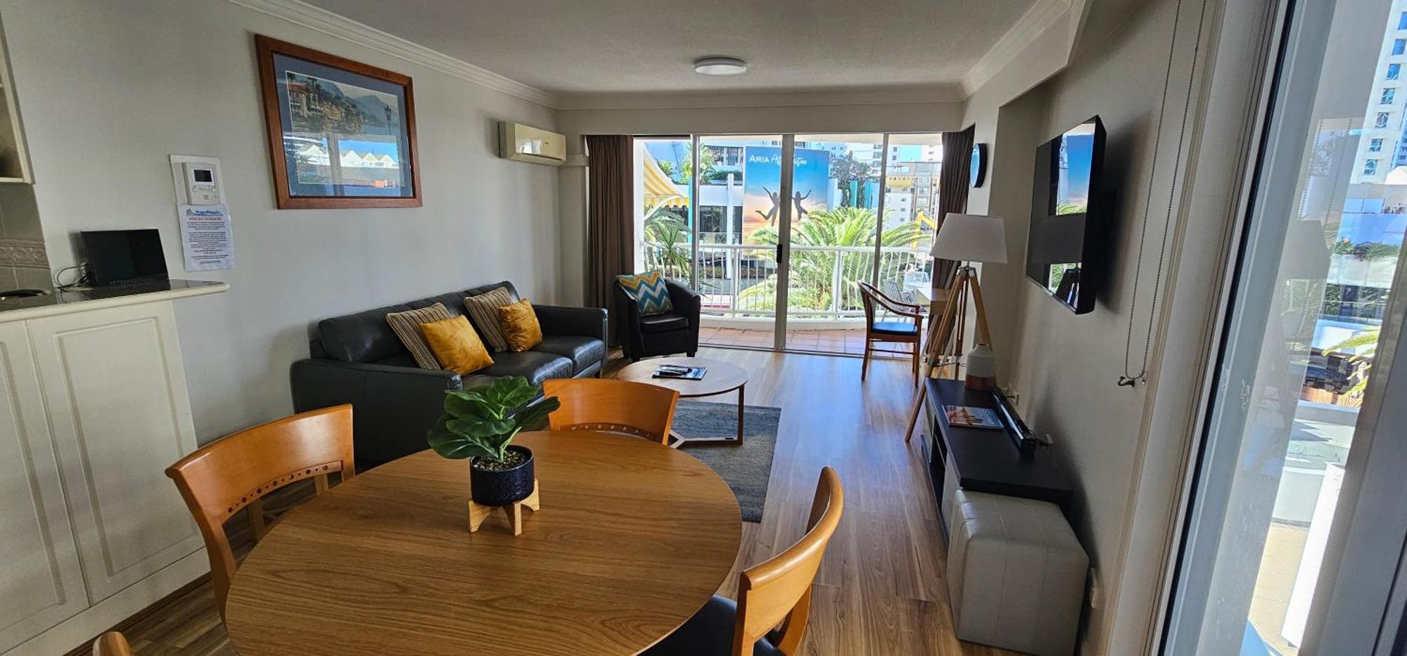 Broadbeach Holiday Apartments Gold Coast Exterior photo