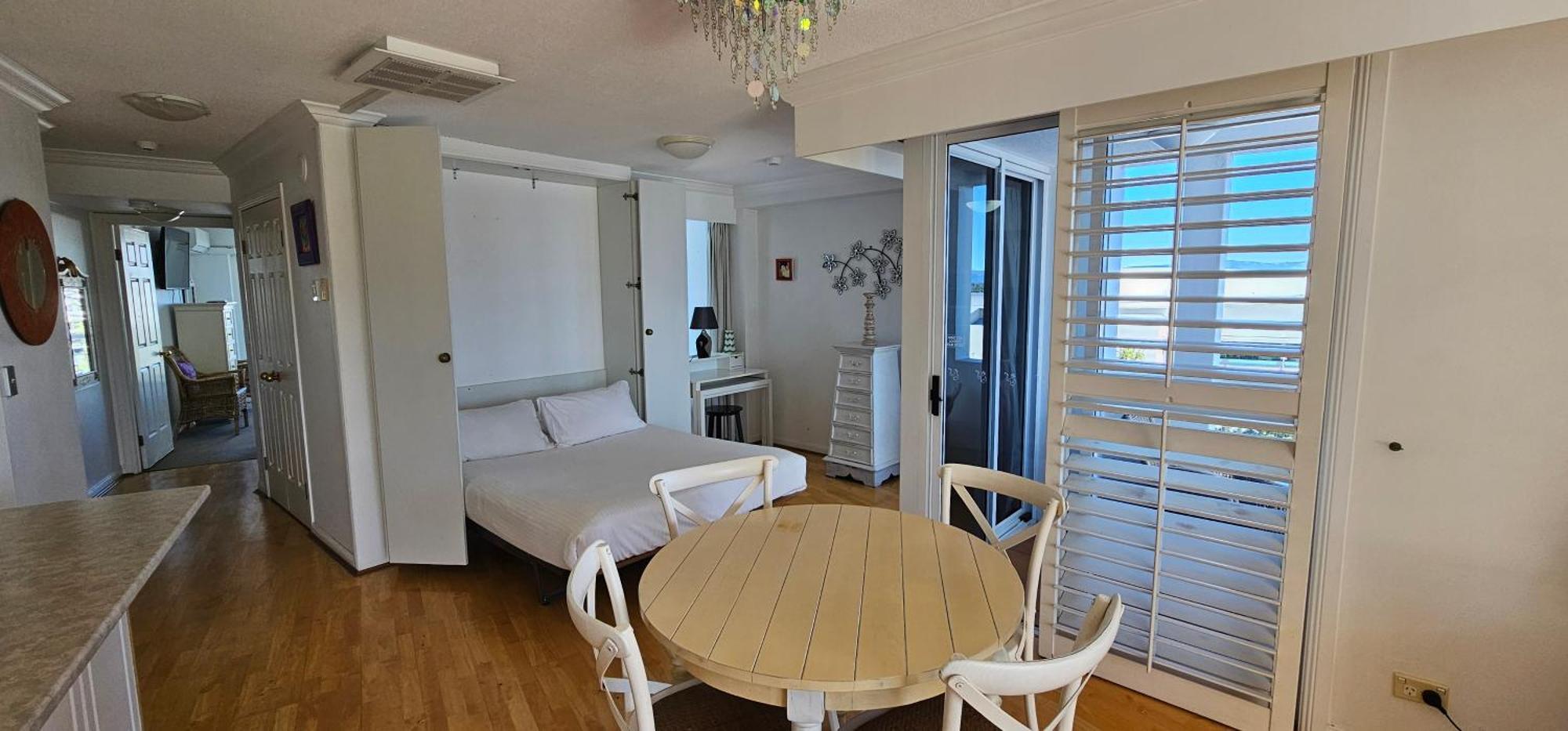 Broadbeach Holiday Apartments Gold Coast Exterior photo